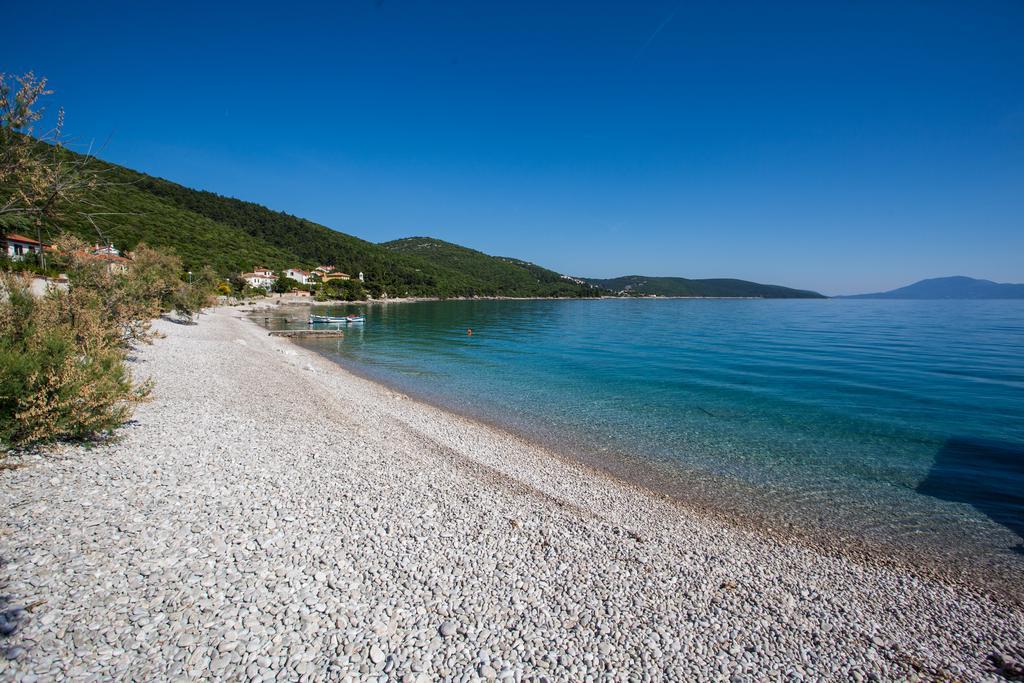 Pogled Na Luku Cres